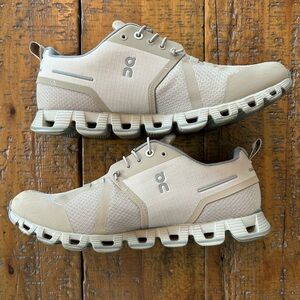 On Running Cloud Waterproof Size 9